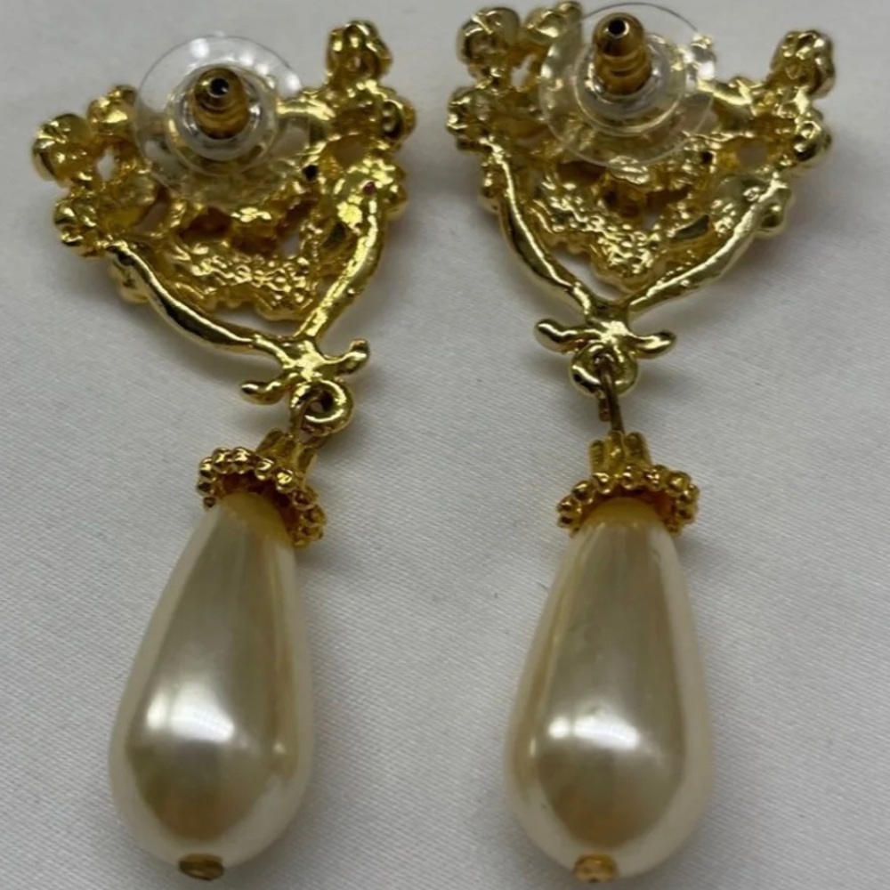 Gold & Tear Drop Pearl Earrings - Picture 4 of 4